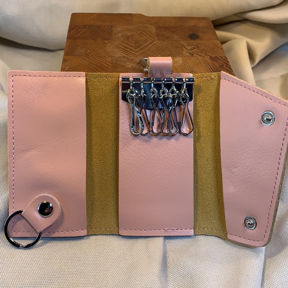NWOT Handmade leather key keychain organizer - Picture 1 of 14